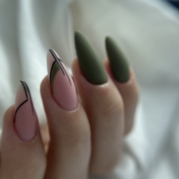 Нарощення нігів, мигдаль
        