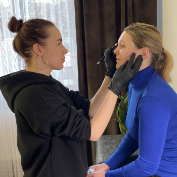 Перманент брів у пудровій техніці
                    Майстер перманентного макіяжу Ирина Кропивницький