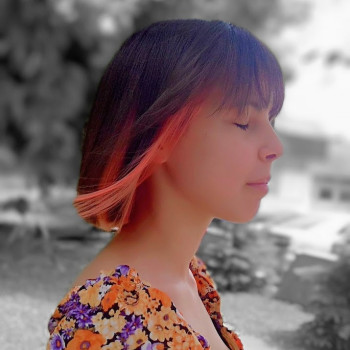 Яркие, цветные окрашивания
                    Перукар-універсал Ольга Київ