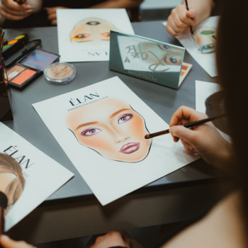 FACECHART макияж косметикой на бумаге