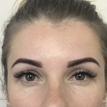 Оформление бровей
                    Лешмейкер Екатерина Харьков