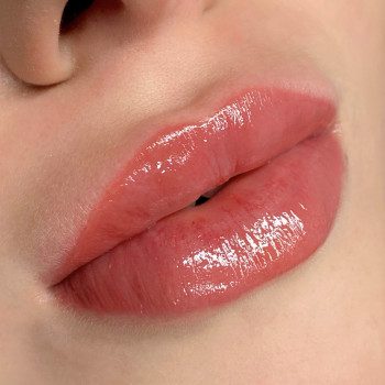 Перманентный макияж губ
                    Мастер перманентного макияжа Ирина Харьков