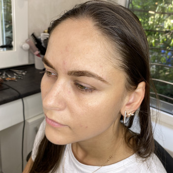 Коррекция бровей