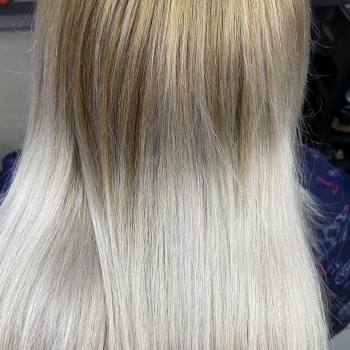 Кератиновое выпрямление волос
                    Парикмахер Виктория Бровары