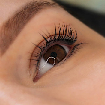 Ламинирование ресниц
                    Лешмейкер Алена Кривой Рог