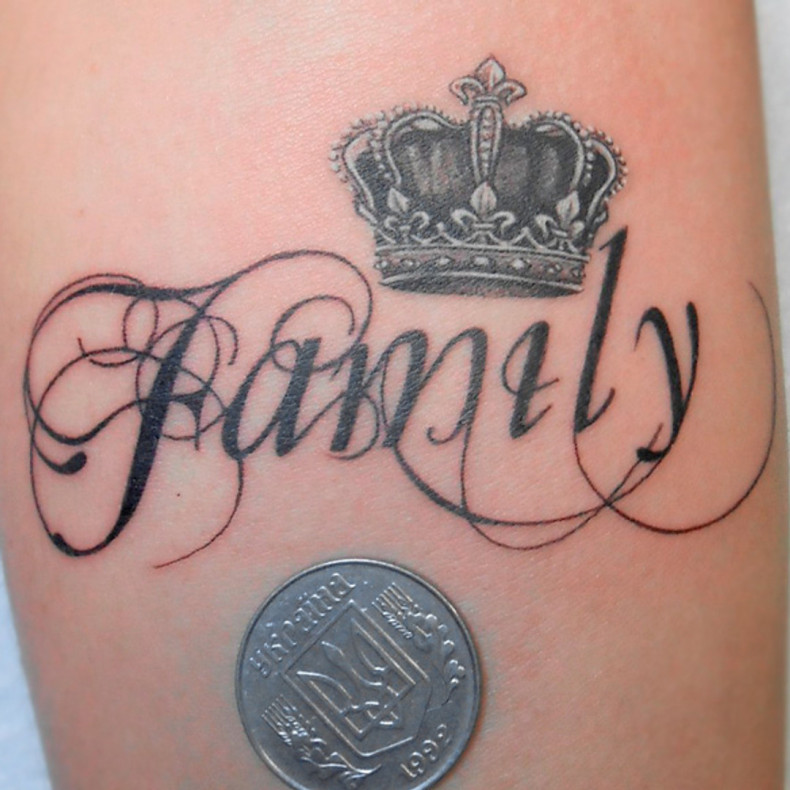 Тату міні корона з написом, фото - Тату мастер Алексей