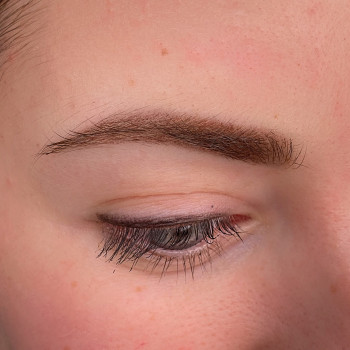 Перманентный макияж бровей