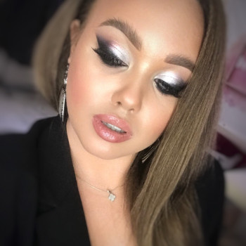 Вечерний макияж
                    Візажист Юлія Вінниця