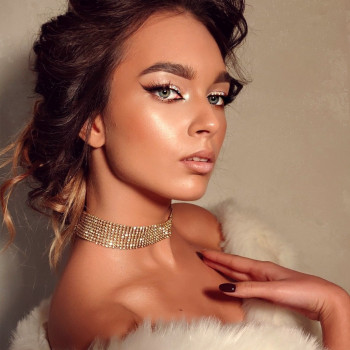 Вечерний макияж
                    Візажист Юлія Вінниця