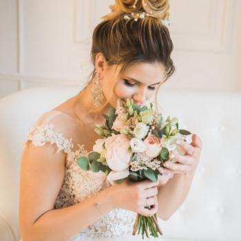 Свадебный образ
                    Визажист Юлія Винница