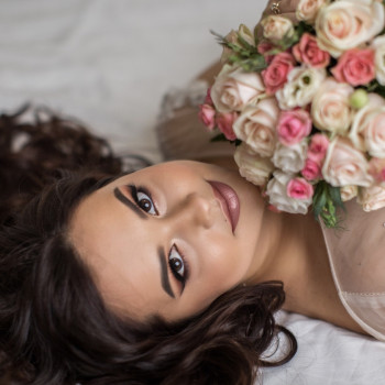 Свадебный образ
                    Визажист Юлія Винница