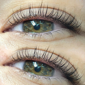 Ламинирование ресниц
                    Майстер перманентного макіяжу Екатерина Кам'янське