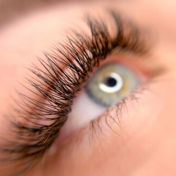 Нарощення вій