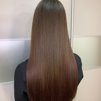 Кератиновое выпрямление волос