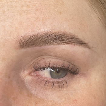 Ламінування брівок без пофарбування
