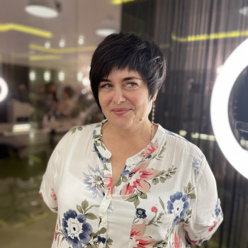 Стрижка женская
                    Парикмахер-стилист Татьяна Киев