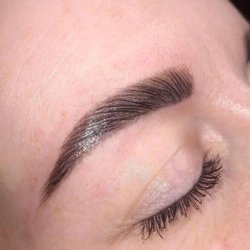 Ламинирование бровей +окрашивание +коррекция