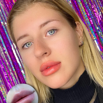 Акварельные губы