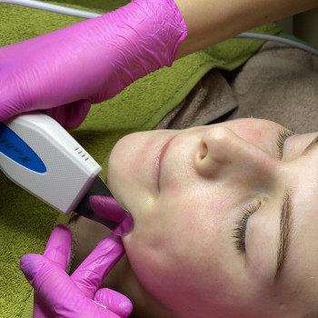 Комбінованна чистка обличчя
                    Салон красоты En Ajoure Киев