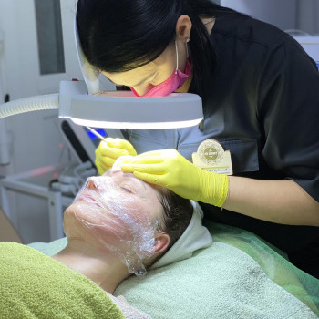 Комбінованна чистка обличчя
                    Салон красоты En Ajoure Киев