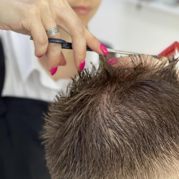 Стрижка чоловіча
                    Салон красоты En Ajoure Киев