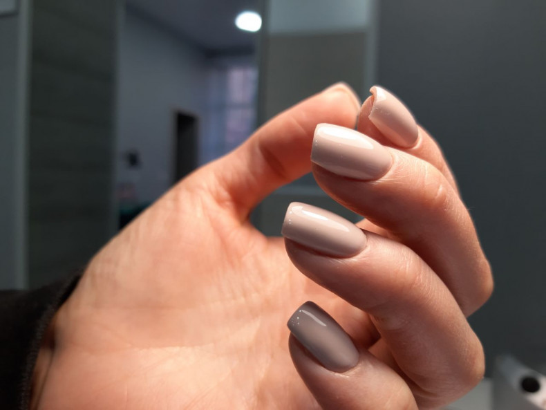 Нюдовый маникюр бежевый светлый, фото - Студия красоты LASH&BEAUTY STUDIO