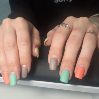 Месяц ногтям