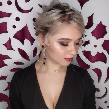 Прическа и мейк