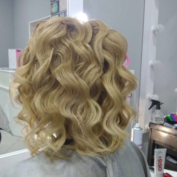 Укладка волос + макияж, прическа, локоны Александрия
                    Салон красоты LASH&BEAUTY STUDIO Александрия