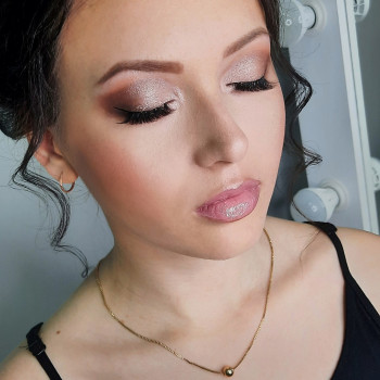 В 4 руки укладка и макияж