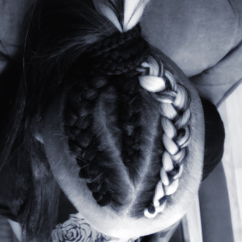 Заплетение волос
                    Брейдер Ксения Київ