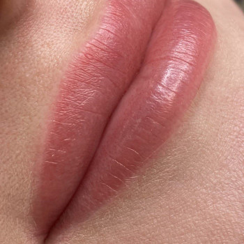 Акварельные губы