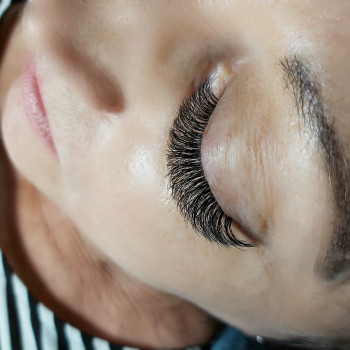 Нарощував вій обьем 3-4д
                    Лешмейкер Валерия Запоріжжя