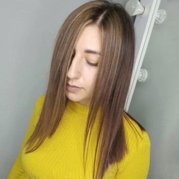 Стрижка женская, стрижки Александрия
                    Салон красоты LASH&BEAUTY STUDIO Александрия