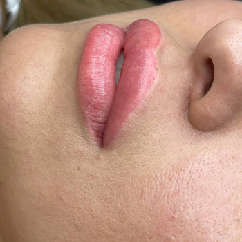 Перманентный макияж губ