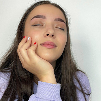 Оформлення брів хною чи фарбою
                    Бровіст Елена Дніпро