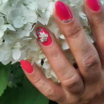 лепка на ногтях всегда дорого-богато.