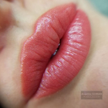 Акварельные губы