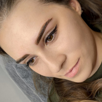 Татуаж бровей
                    Мастер перманентного макияжа Алина Павлоград