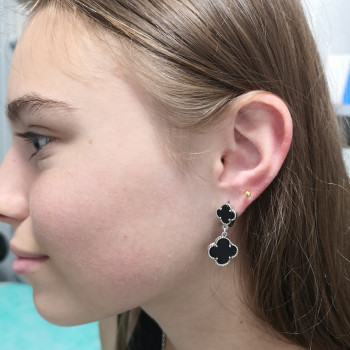 Прокол ушей (есть 4 разные системы) Inverness, XXL, Studex 75, Caflon
                    Косметолог-ін'єкціоніст Наталия Одеса