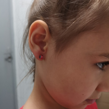 Прокол ушей (есть 4 разные системы) Inverness, XXL, Studex 75, Caflon
                    Косметолог-ін'єкціоніст Наталия Одеса