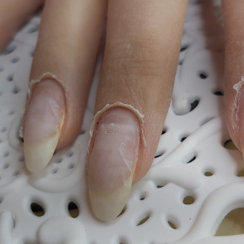 Снятие старого покрытия до базового, маникюр - подготовка но