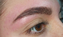 Коррекция и окрашивание бровей Салон краси NP Beauty Київ