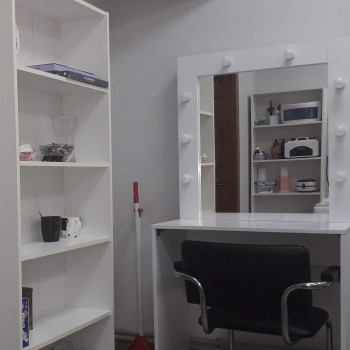 Рабочее место специалиста по восстановлению волос