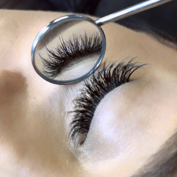 Нарощення вій