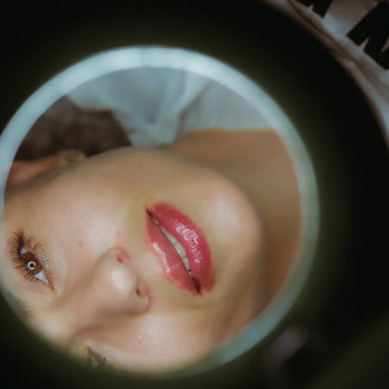 Збільшення губ
                    Салон краси MM Studio Тернопіль