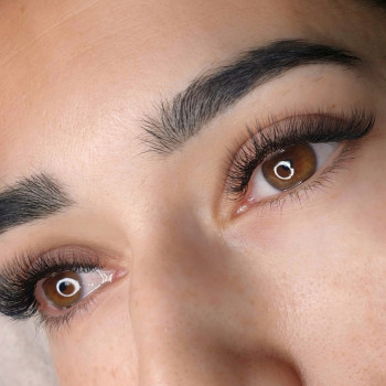 Нарощення вій
                    Салон краси MM Studio Тернопіль