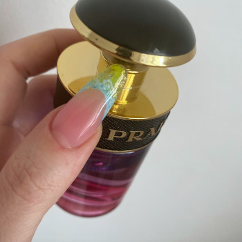 Наращивание ногтей + маникюр + покрытие
                    Майстер манікюру Виктория Одеса