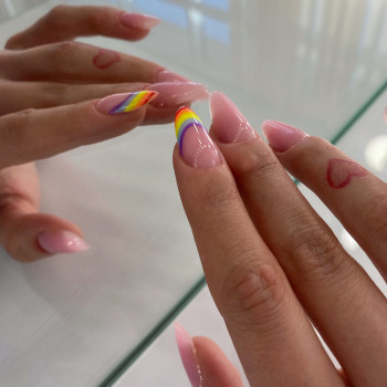 Наращивание ногтей + маникюр + покрытие
                    Майстер манікюру Виктория Одеса