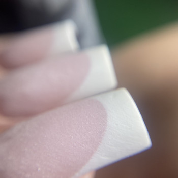 Наращивание ногтей + маникюр + покрытие
                    Майстер манікюру Виктория Одеса